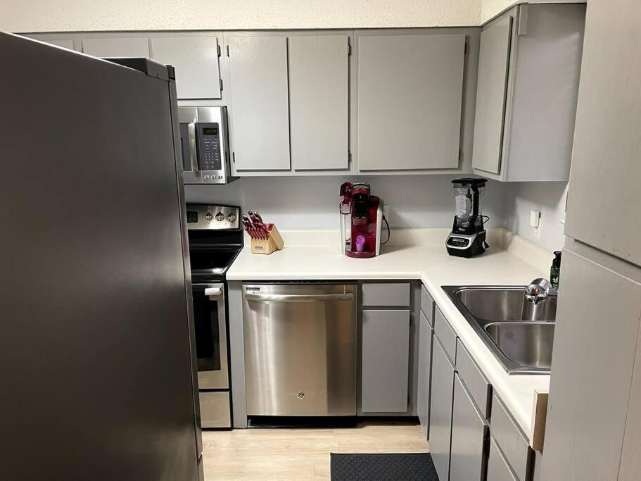 Modern 2 Bedroom Townhome Minutes From The Beach!! 沃尔顿堡滩 外观 照片