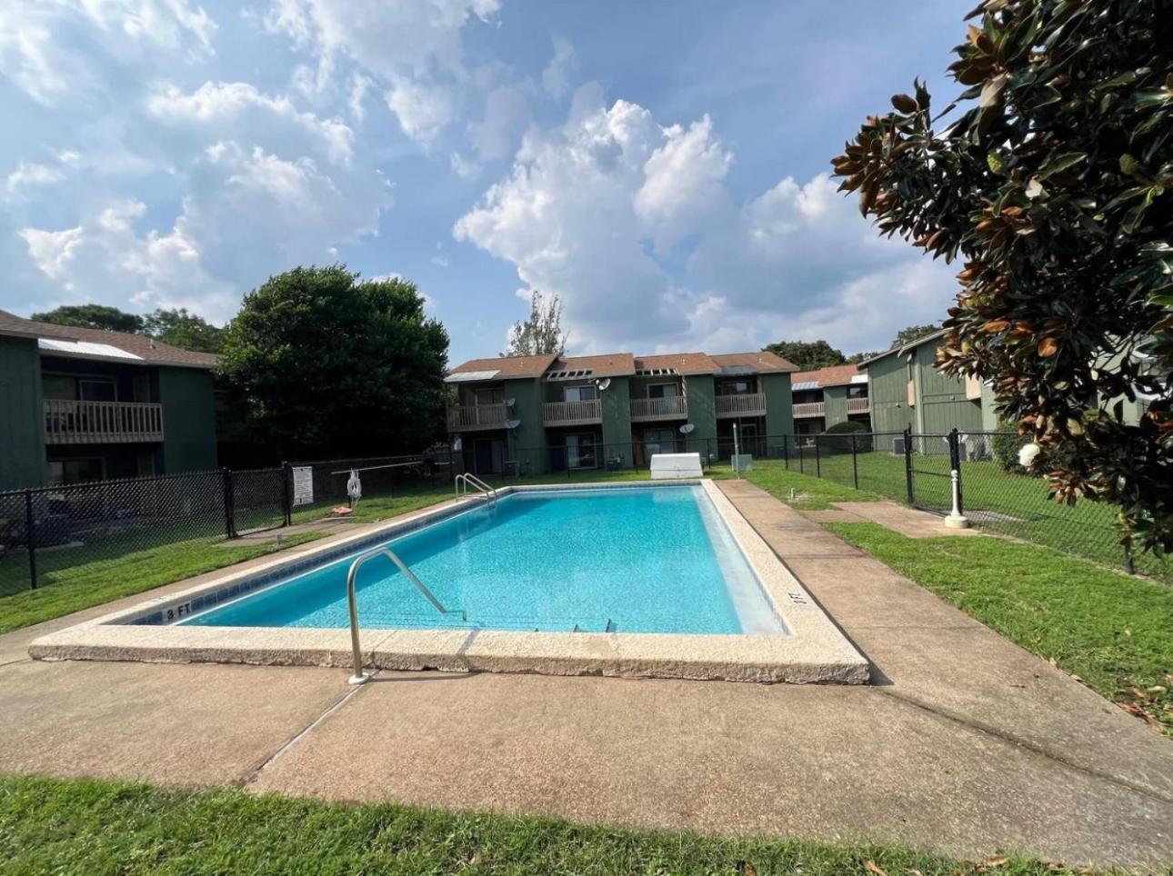 Modern 2 Bedroom Townhome Minutes From The Beach!! 沃尔顿堡滩 外观 照片